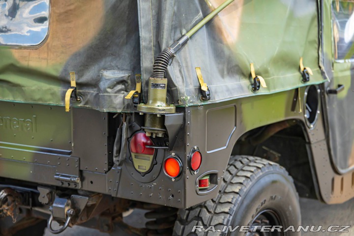 Ostatní značky Ostatní modely HMMWV M998 Humvee 1982