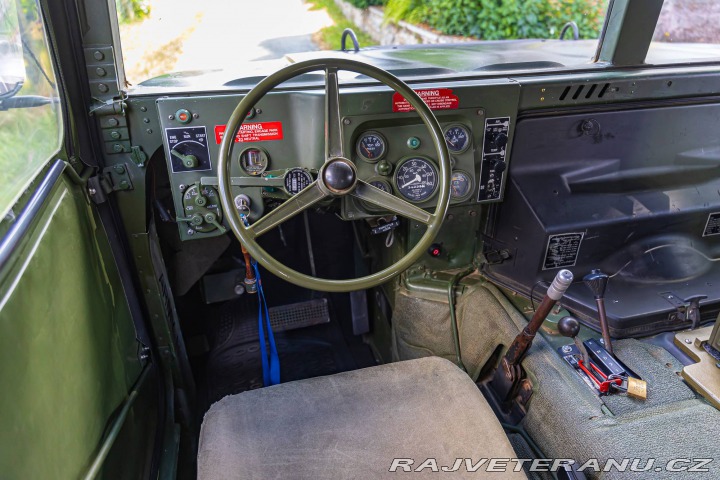 Ostatní značky Ostatní modely HMMWV M998 Humvee 1982