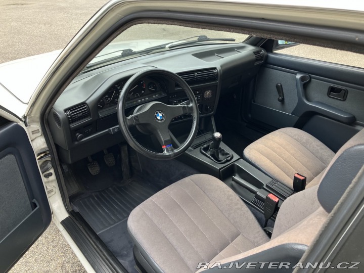 BMW 3 e30 320i 1988