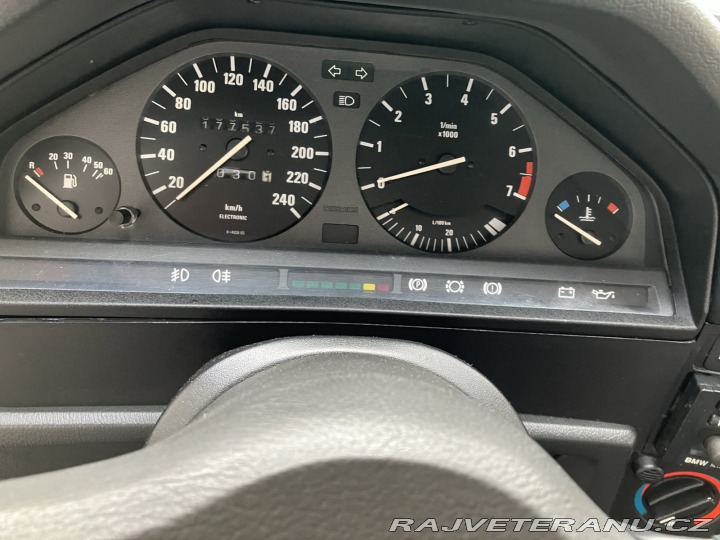 BMW 3 e30 320i 1988