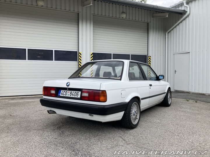 BMW 3 e30 320i 1988