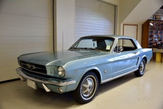 Ford Mustang Coupe