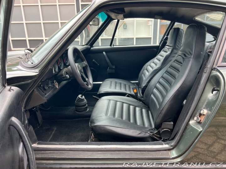 Porsche 911 2.7 G model 1975