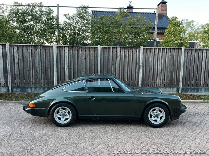 Porsche 911 2.7 G model 1975