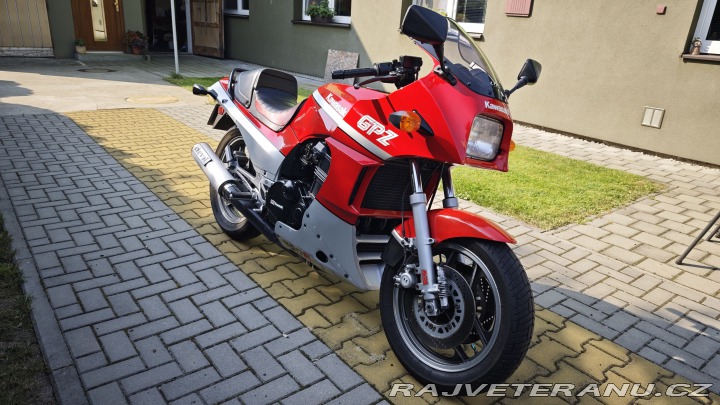 Kawasaki GPZ 900R 1987
