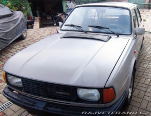 Škoda 105 1986