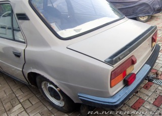 Škoda 105 1986