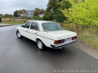 Mercedes-Benz 230 W123 1983