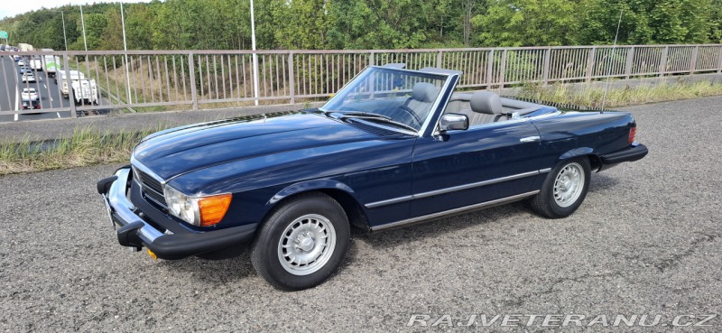 Mercedes-Benz 380 W107