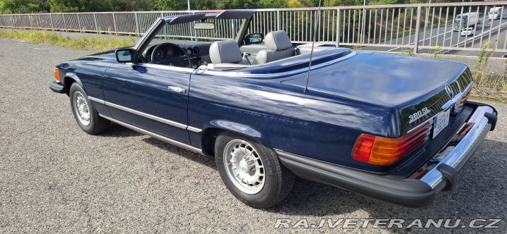 Mercedes-Benz 380 W107 1984