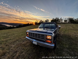 Dodge RAM D-250 1986
