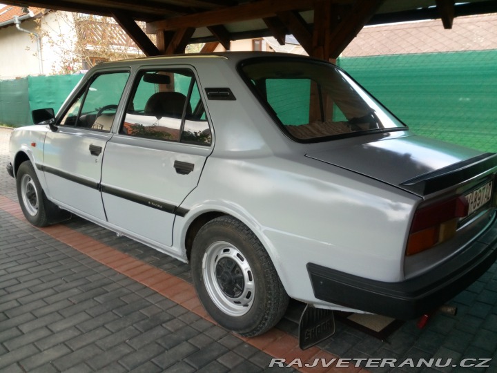 Škoda 105 105L 1988