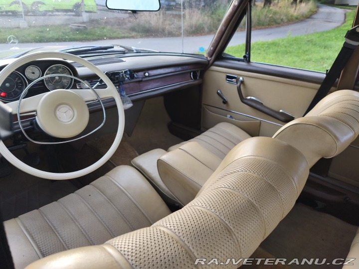 Mercedes-Benz 250 108W 1967