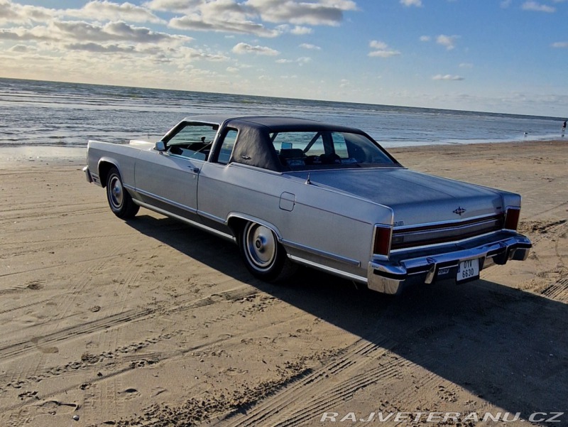 Lincoln Continental Town Coupé
