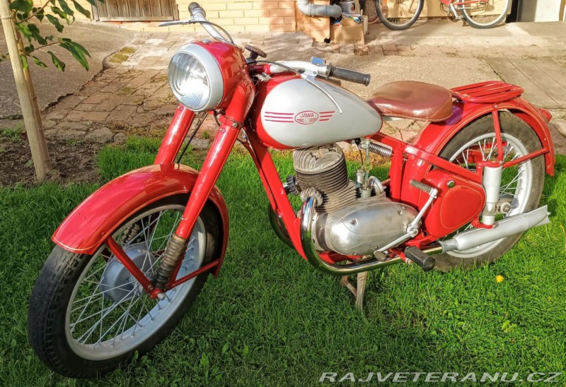 Jawa 250 Pérák