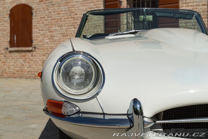 Jaguar E-Type I° SERIE 4.2 ROADSTER 1968
