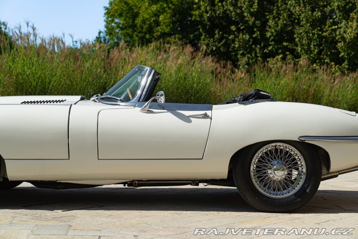 Jaguar E-Type I° SERIE 4.2 ROADSTER 1968