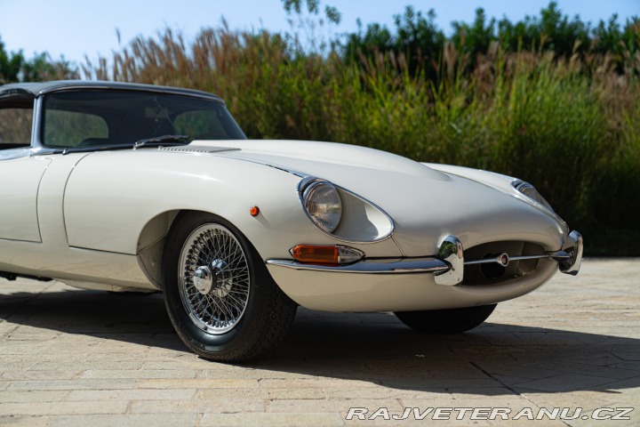 Jaguar E-Type I° SERIE 4.2 ROADSTER 1968