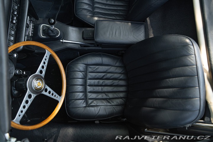 Jaguar E-Type I° SERIE 4.2 ROADSTER 1968