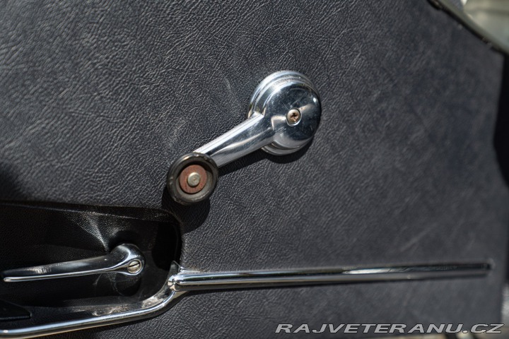 Jaguar E-Type I° SERIE 4.2 ROADSTER 1968