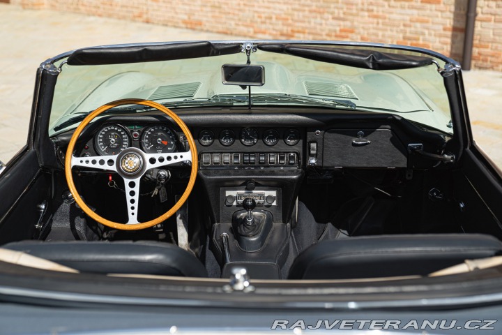 Jaguar E-Type I° SERIE 4.2 ROADSTER 1968