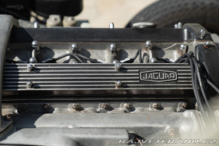 Jaguar E-Type I° SERIE 4.2 ROADSTER 1968