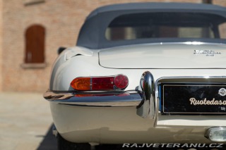 Jaguar E-Type I° SERIE 4.2 ROADSTER 1968