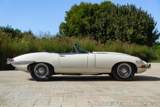 Jaguar E-Type I° SERIE 4.2 ROADSTER 1968