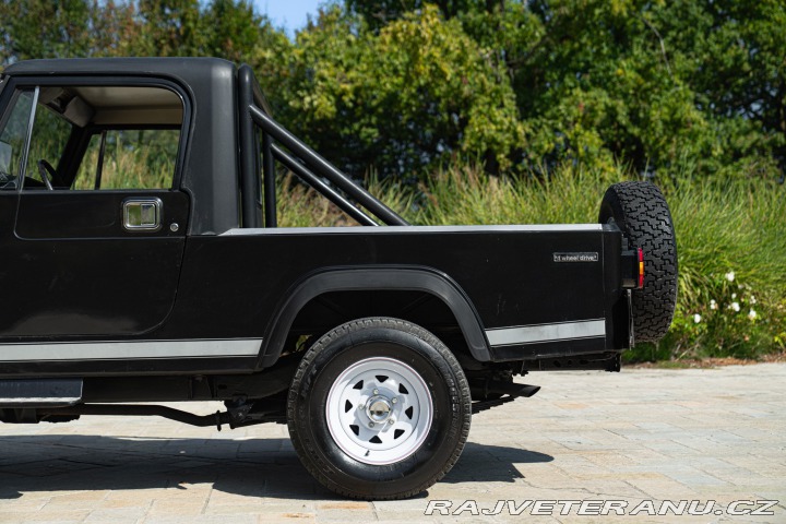 Jeep CJ CJ-8 SCRAMBLER 1984