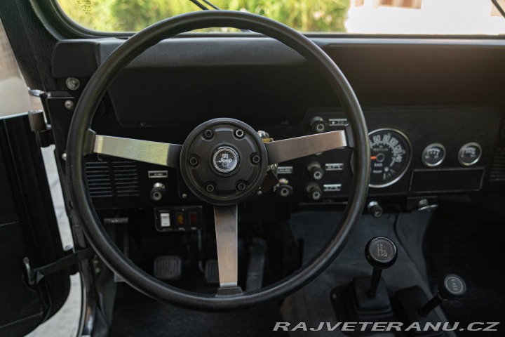 Jeep CJ CJ-8 SCRAMBLER 1984