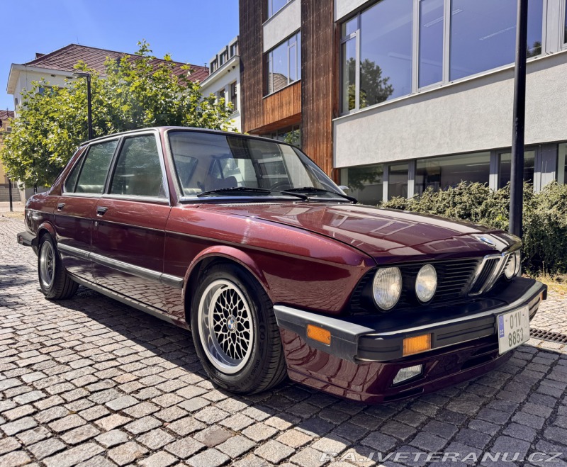 BMW 5 E28 528e