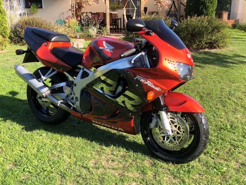 Honda CBR 900RR, SC33