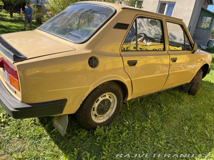 Škoda 120 1987