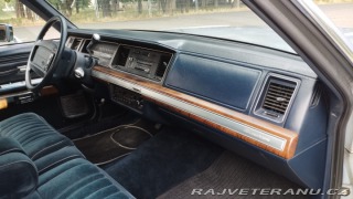 Ford LTD Crown Victoria 1990