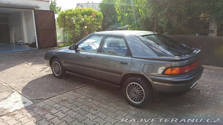 Mazda 323 bg 1990
