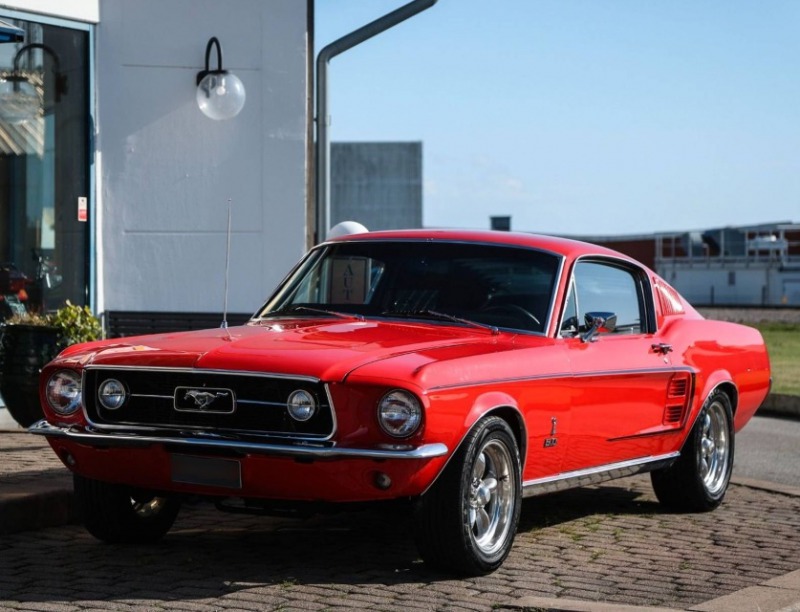 Ford Mustang Fastback 5.0 V8