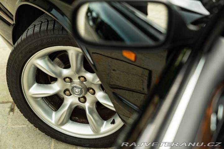 Jaguar XJR 2000