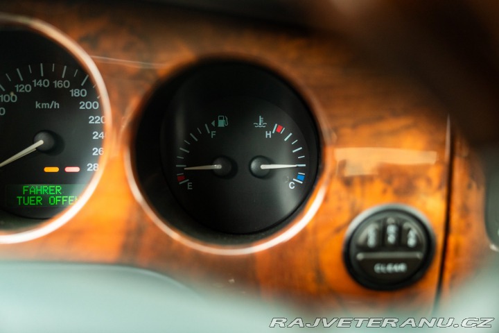Jaguar XJR 2000