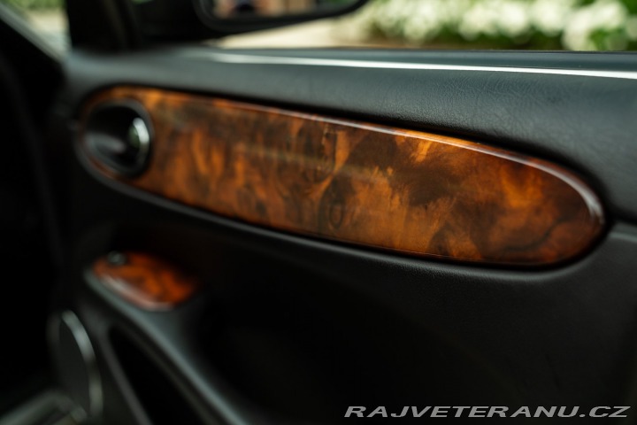 Jaguar XJR 2000