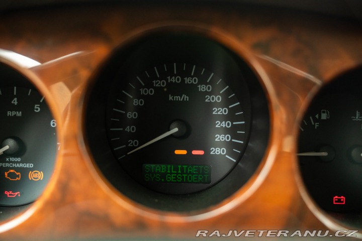 Jaguar XJR 2000