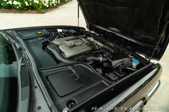Jaguar XJR 2000