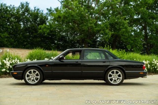 Jaguar XJR  2000