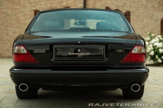 Jaguar XJR  2000