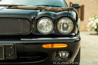 Jaguar XJR  2000