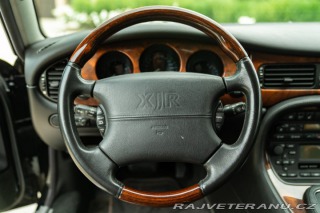 Jaguar XJR  2000