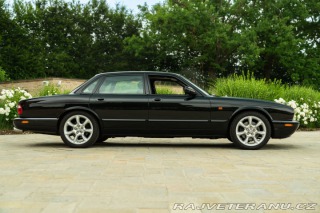Jaguar XJR  2000