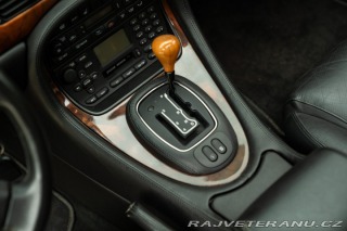 Jaguar XJR  2000