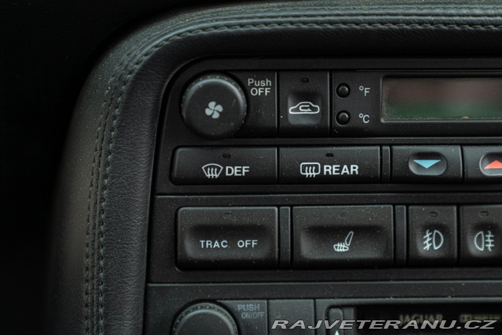 Jaguar XK8 SPIDER 2000