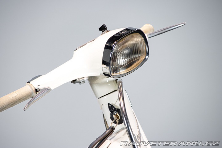 Piaggio Vespa 180 SS 1964