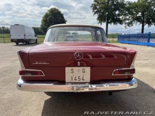 Mercedes-Benz 220 b w111 1964